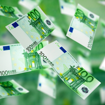Geld Hunderter Euro Scheine iStock peterschreiber media.jpg